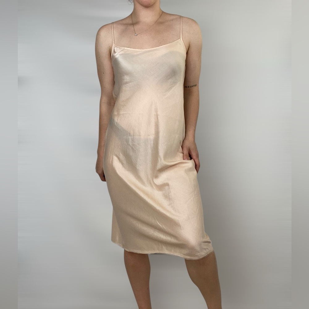 BRAZEAU TRICOT Classic Petal Slip Buff Tailored Silhouette MIDI Adjustable Strap